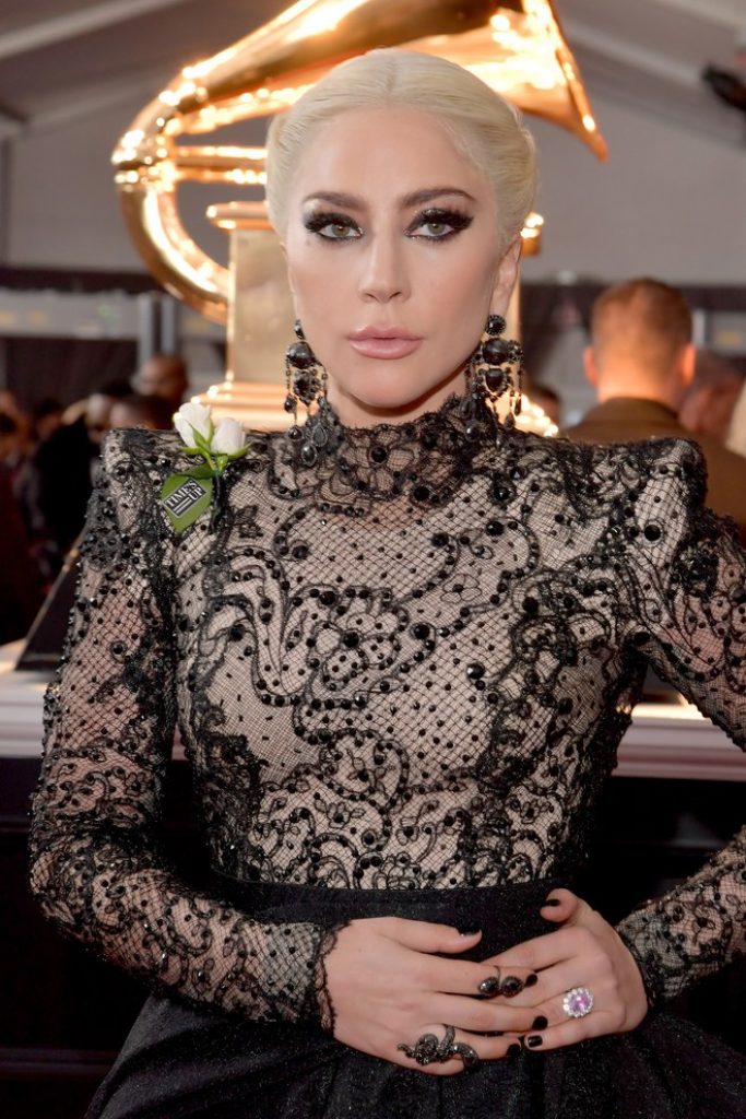 Lady-Gaga-Engagement-Ring-2018-Grammys