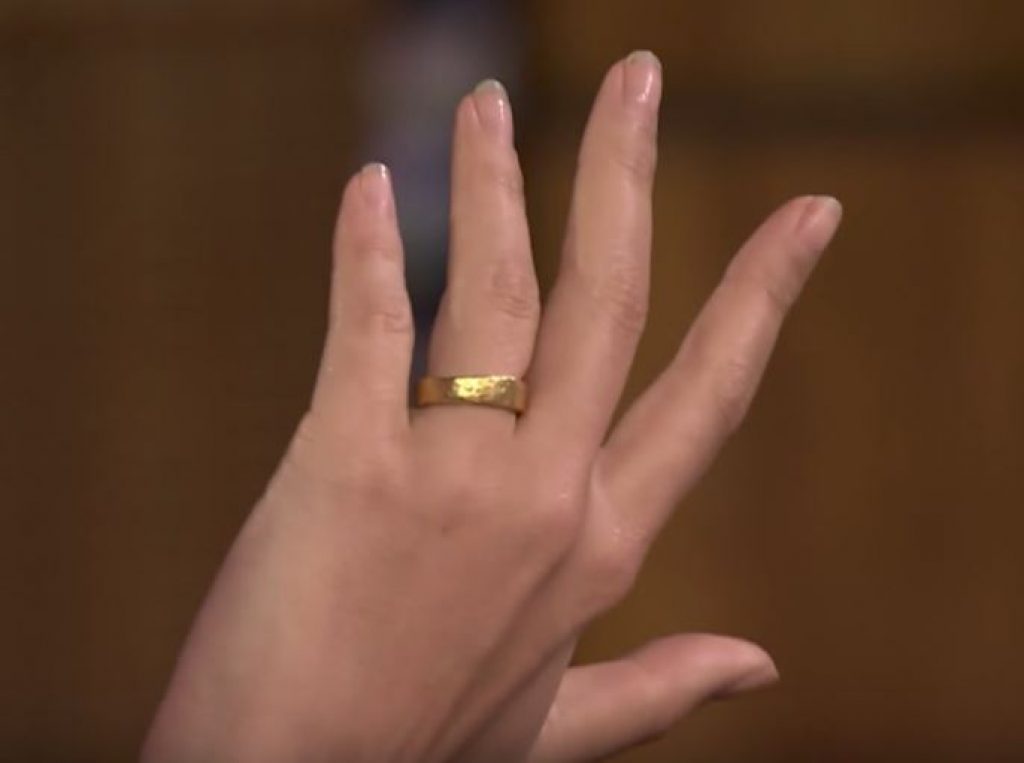 Emily Ratajkowski Pear & Princess Cut Diamond Engagement Ring Style - How To