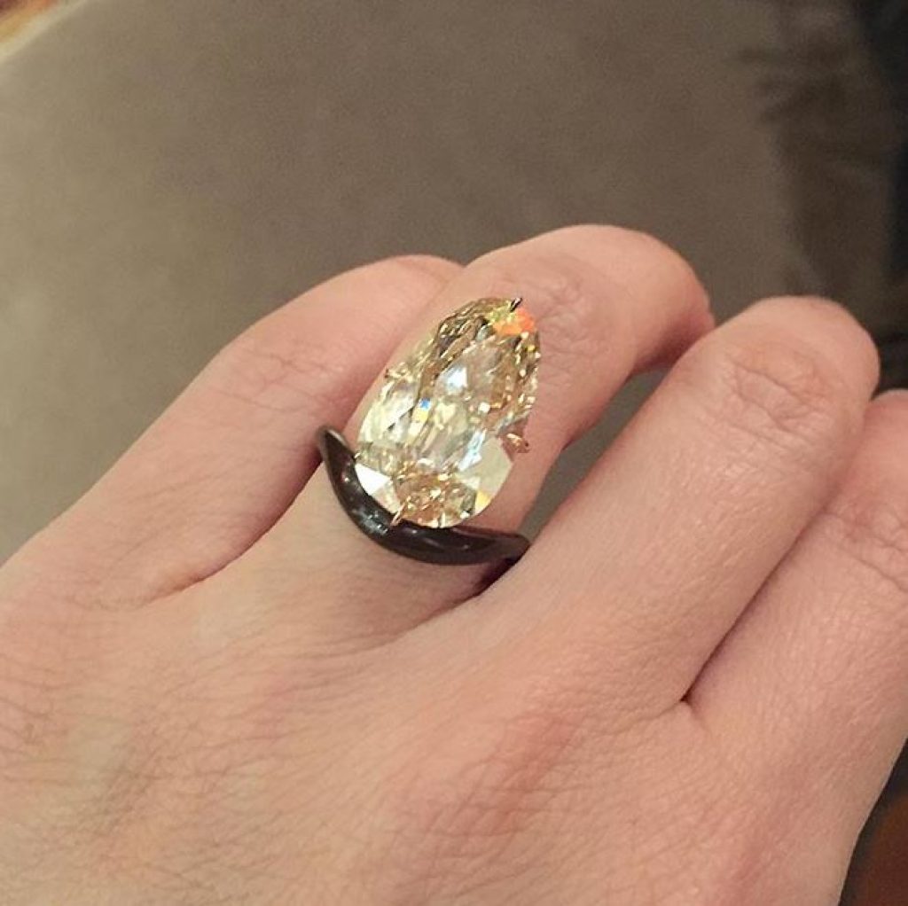 Scarlett Johansson Engagement Ring - 11 Carat Diamond Ring Close Up (2)