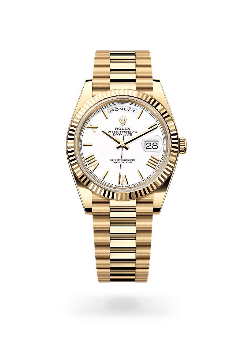 Rolex Day-Date 40 in 18 ct yellow gold with a White dial, Fluted bezel, President, semi-circular three-piece links bracelet.