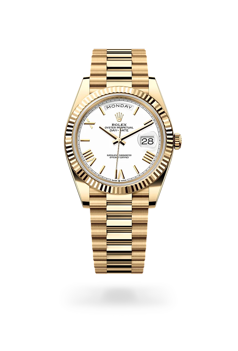 Rolex Day-Date 40 in 18 ct yellow gold with a White dial, Fluted bezel, President, semi-circular three-piece links bracelet.