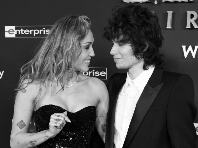 Miley Cyrus' East-West Diamond Engagement Ring